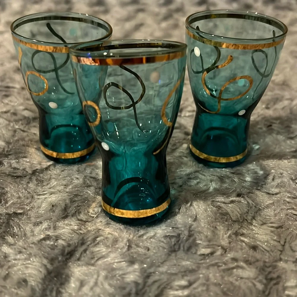 Elegant Blue and Gold Shot Glasses DL13
